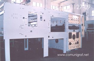 Foto 127-09 - Esqueleto de una máquina de impresión SRPACK en la empresa Shanghai DinLong Machinery Co. Ltd de Shanghai, China - 13-Junio-2006
