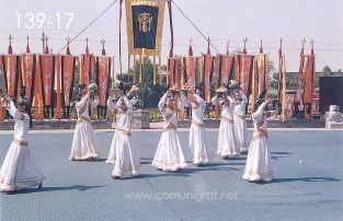 Foto 139-17 - Actrices chinas en una representación del tiempo de la dinastía Qin en uno de los lugares dentro del Mausoleo del antiguo emperador Qin Shi Huang ubicado en la ciudad de Xían en el distrito de Lintong, provincia de Shaanxi, China - 17-Junio-2006