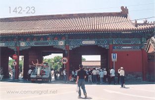 Foto 142-23 - Entrada a la explanada de antes de la entrada al Palacio Imperial de la ciudad prohibida en Beijing (Pekín), China - 18-Junio-2006