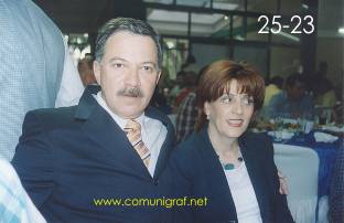 Foto 25-23 - Dr. José Carlos Dávalos Hernández con su distinguida esposa Sra. Rosa Elena Montes de Oca en el festejo del día del impresor 2003 de Canagraf Guanajuato realizado el 27 Septiembre 2003 en el Salón La Quinta Maravilla de la ciudad de León, Gto. México.