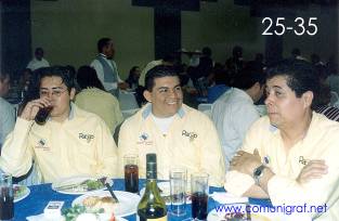 Foto 25-35 - Personas no identificadas de Imprenta Rayo en el festejo del día del impresor 2003 de Canagraf Guanajuato realizado el 27 Septiembre 2003 en el Salón La Quinta Maravilla de la ciudad de León, Gto. México.