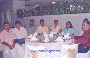 Foto 82-06 - Parte de los empleados de la empresa Coloristas y Asociados de León, Gto. en la Comida Baile del día del Impresor de Canagraf Guanajuato, realizada el 24 de Septiembre 2005 en el Hotel La Nueva Estancia de la Ciudad de León, Guanajuato México
