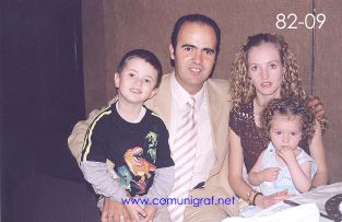 Foto 82-09 - Luis Jesús Ramírez Jiménez de Allegro con su familia en la Comida Baile del día del Impresor de Canagraf Guanajuato, realizada el 24 de Septiembre 2005 en el Hotel La Nueva Estancia de la Ciudad de León, Guanajuato México