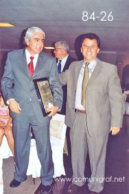 Foto 84-26 - El Lic. Gerardo de Jesús Hinojosa y el Ing. Francisco Javier Navarro en la tradicional Comida Baile del día del Impresor de Canagraf Guanajuato, realizada el 24 de Septiembre 2005 en el Hotel La Nueva Estancia de la Ciudad de León, Guanajuato México.