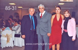 Foto 85-31 - El Lic. Gerardo de Jesús Hinojosa de León (2o. de izq a der) con familiares en la tradicional Comida Baile del día del Impresor de Canagraf Guanajuato, realizada el 24 de Septiembre 2005 en el Hotel La Nueva Estancia de la Ciudad de León, Guanajuato México.