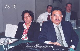 Foto 75-10 - José Antonio Chávez A. (der) de Khroma Digital de Monterrey en el Encuentro Nacional de Negocios Gráficos (Pymes) realizado del 22 al 24 de Septiembre 2005 en el Hotel La Nueva Estancia de la ciudad de León, Gto. México