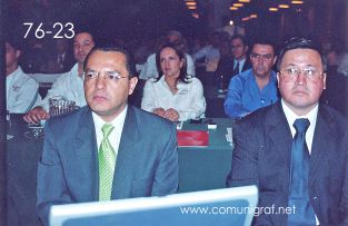 Foto 76-23 - Eduardo Pérez Abarca (izq) de Canagraf Nacional en el Encuentro Nacional de Negocios Gráficos (Pymes) realizado del 22 al 24 de Septiembre 2005 en el Hotel La Nueva Estancia de la ciudad de León, Gto. México