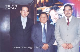 Foto 78-29 - Representantes del Banco del Bajío: Rodrigo Moreno Plascencia, Héctor Alejandro Zuñiga C. y Julio César Molina Villa en el Encuentro Nacional de Negocios Gráficos (Pymes) realizado del 22 al 24 de Septiembre 2005 en el Hotel La Nueva Estancia de la ciudad de León, Gto. México