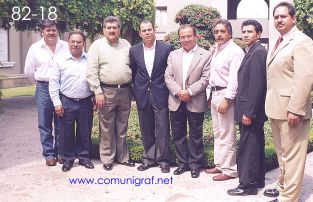 Foto 82-18 - Representantes de Canagraf Toluca: Prof. Marco Antonio Suárez Collado (3o. izq a der), Jorge Alejandro Bello Rentería (4o. izq a der), Eusebio Mejía González (4o. der a izq) en el Encuentro Nacional de Negocios Gráficos (Pymes) realizado del 22 al 24 de Septiembre 2005 en el Hotel La Nueva Estancia de la ciudad de León, Gto. México.