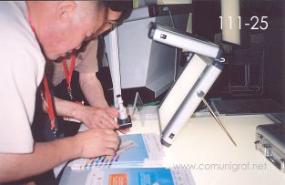 Foto 111-25 - Sistema para medir la calidad de impresión en la expo All In Print China en Shanghai China - 15-Junio-2006