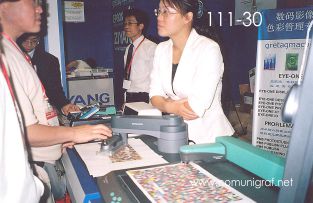 Foto 111-30 - Mostrando sus nuevos equipos en el stand de Ziyang en la expo All In Print China en Shanghai China - 15-Junio-2006