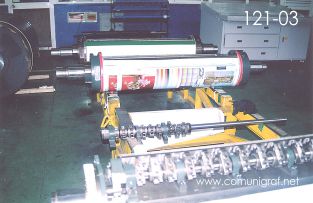 Foto 121-03 - Cílindros de impresión y otras piezas para el armado de Máquina de impresión offset en la planta de Guanghua Printing Machinery Shanghai, China - 12-Junio-2006