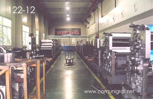 Foto 122-12 - Zona de armado de máquinas de offset en la planta de Guanghua Printing Machinery Shanghai, China - 12-Junio-2006