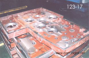 Foto 123-17 - Piezas monoblock para máquinas de impresión offset en la planta de Guanghua Printing Machinery Shanghai, China - 12-Junio-2006