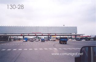 Foto 130-28 - Caseta de cobro (Toll Station) en trayecto de Shanghai al parque industrial Zhejiang en Wenzhou para visitar a la empresa Shanghai Xinya Printing Co Ltd de Wenzhou, China - 13-Junio-2006