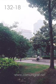 Foto 132-18 - Otra toma del parque Xujiahui (xujiahui park) de Shanghai China - 14-Junio-2006