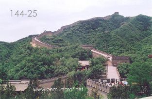 Foto 144-25 - Otro de los tramos de la Gran Muralla China en la zona de Badaling a 80 km. aprox de Beijing (Pekín), China - 18-Junio-2006