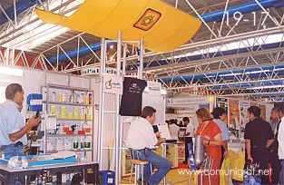 Foto 19-17 - Stand de Casa Díaz división Serigrafía en la Expo Artes Gráficas León 2003 en el Poliforum de la ciudad de León, Gto. México.