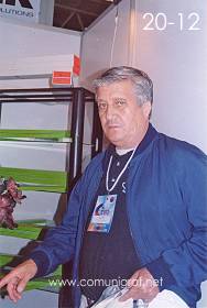 Foto 20-12 - Don Tomás Hernández Padilla de Impresos Alfa-Color en la Expo Artes Gráficas León 2003 en el Poliforum de la ciudad de León, Gto. México.