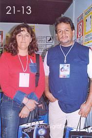 Foto 21-13 - Patricia Ortíz y Jesús Hernández en la Expo Artes Gráficas León 2003 en el Poliforum de la ciudad de León, Gto. México.