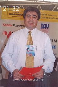 Foto 21-32 - En el stand de Bermi, Gerardo Bañuelos en la Expo Artes Gráficas León 2003 en el Poliforum de la ciudad de León, Gto. México.