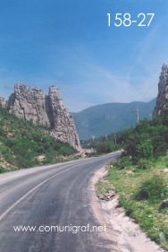 Foto 158-27 - Carretera del pueblo Villa de García a las Grutas de García, N.L. México.